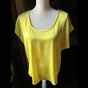 👚💛Boston Proper Shirt Top Size 8 Yellow Polyester Round Neck Short Sleeve